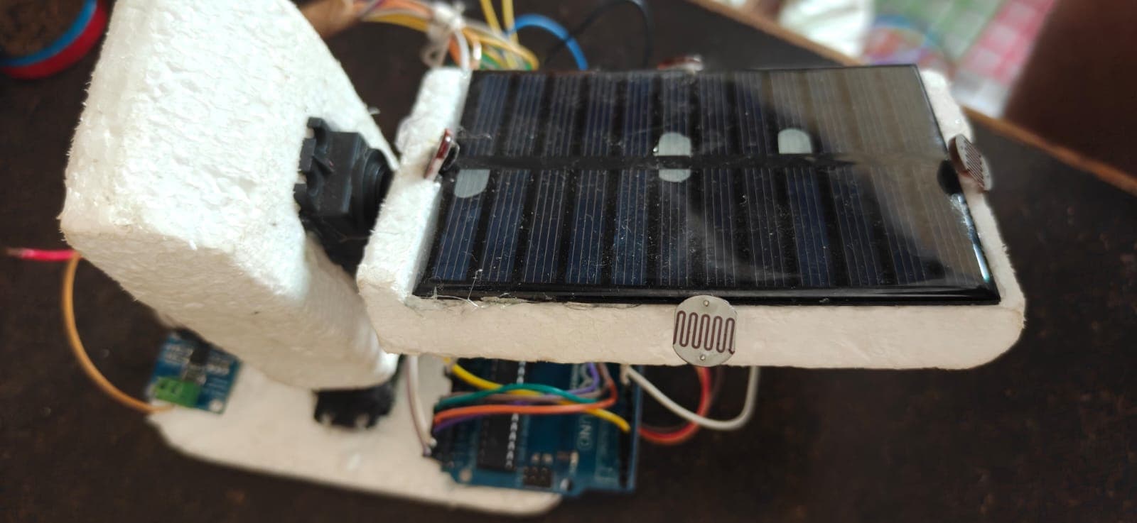 Dual-Axis Solar Tracking & Energy Management System