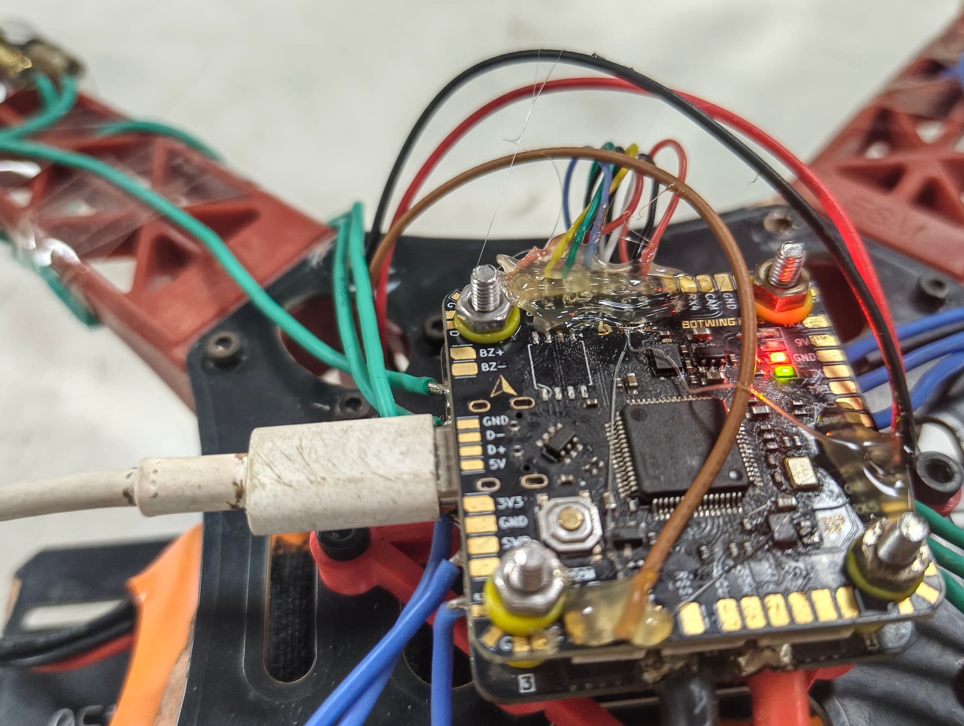 STM32 F405 flight controller USB-C connection and active status LED testing