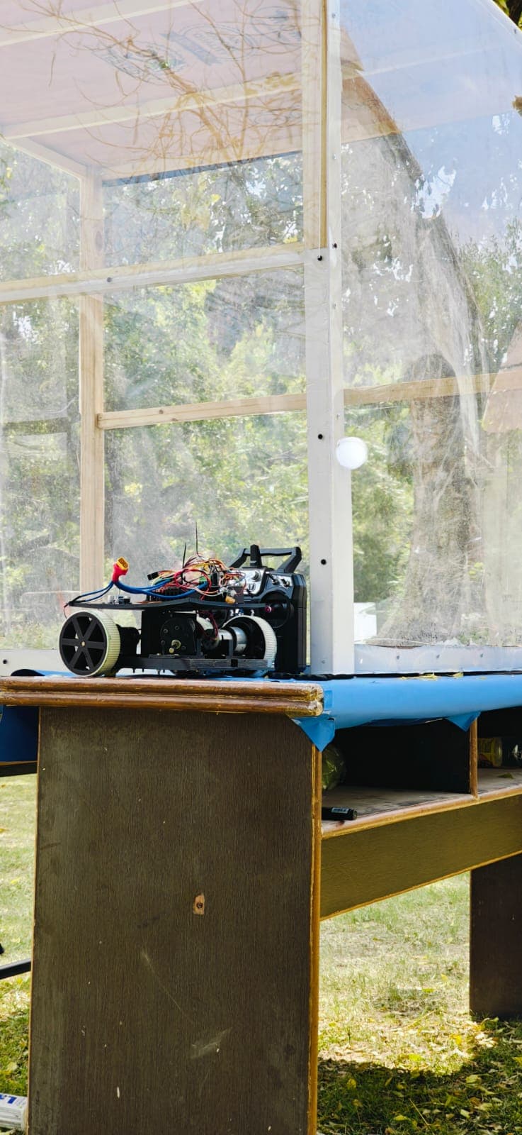 Dual-motor soccer bot chassis & dribbler mechanism